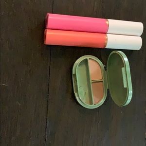 Pallet and lip glosses